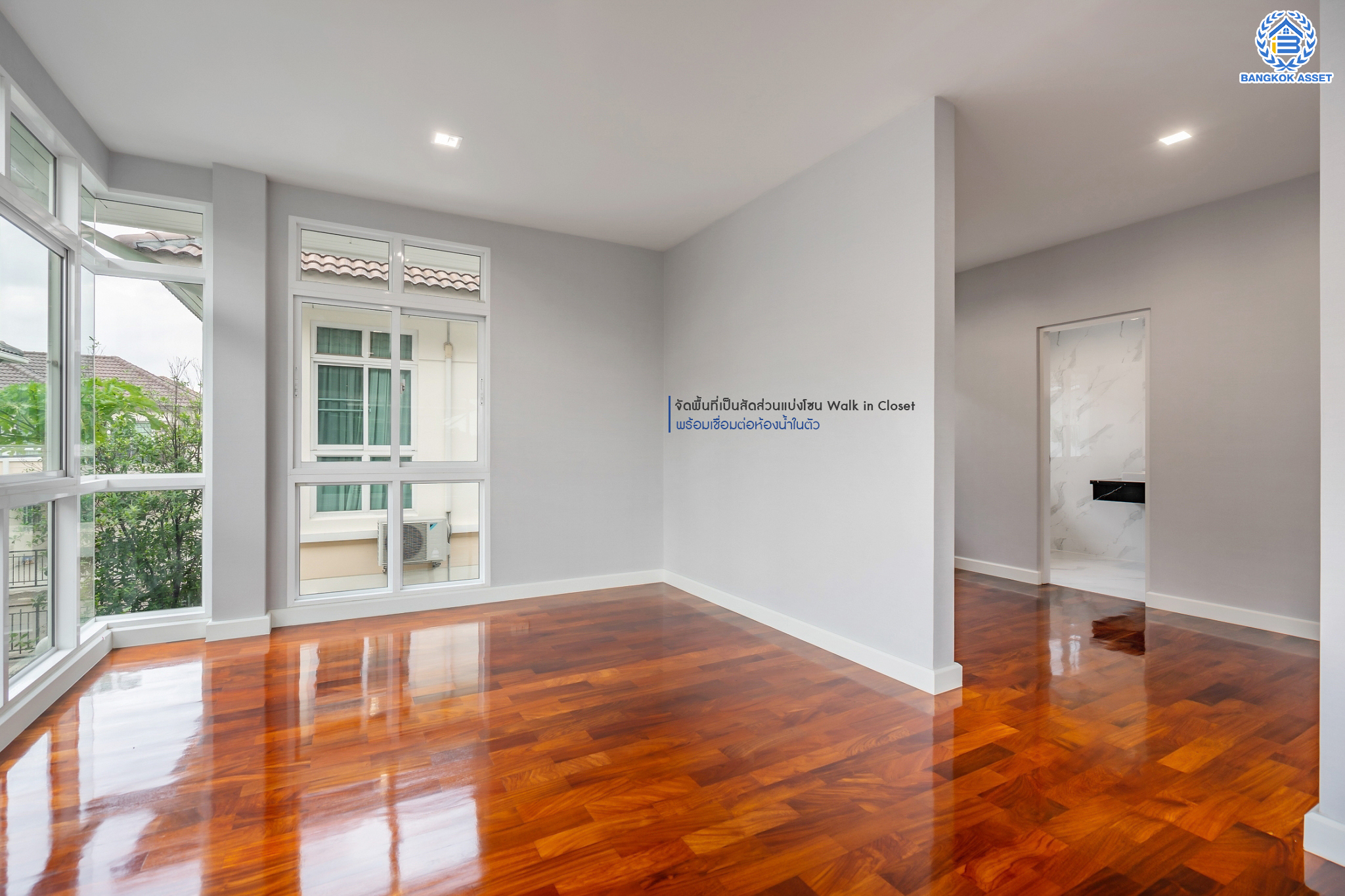 บ้านมือสองตกแต่งใหม่ แบรนด์สุดหรูจาก SC ASSET ม.บางกอกบูเลอวาร์ด สาทร-ปิ่นเกล้า ถนนเมน เนื้อที่ 72.7 ตร.ว. กว้างขวางบนพื้นที่ใช้สอยกว่า 311 ตร.ม. ฟังก์ชันจัดเต็ม 4 ห้องนอน 4 ห้องน้ำ (ห้องนอนทุกห้องมีห้องน้ำในตัว) จอดรถได้ 3 คัน บนทำเลใจกลางราชพฤกษ์ ใกล้ทางด่วน "ศรีรัช" พร้อมเชื่อมสู่สาทร-ปิ่นเกล้า ได้อย่างรวดเร็ว